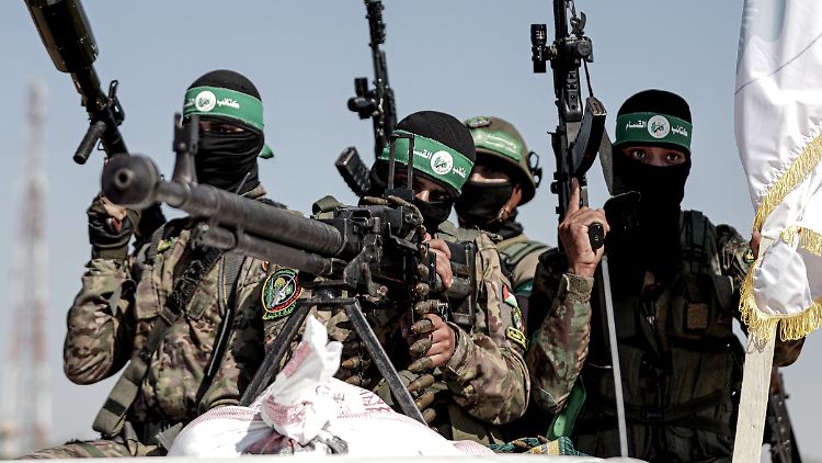 Im Gazastreifen hatte die Hamas 2007 die alleinige Kontrolle übernommen und die rivalisierende Fatah-Partei gewaltsam verdrängt.