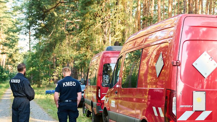 Mitarbeiter des Kampfmittelbeseitigungsdienstes sollen die 250-Kilogramm-Bombe am Mittwoch sprengen. 