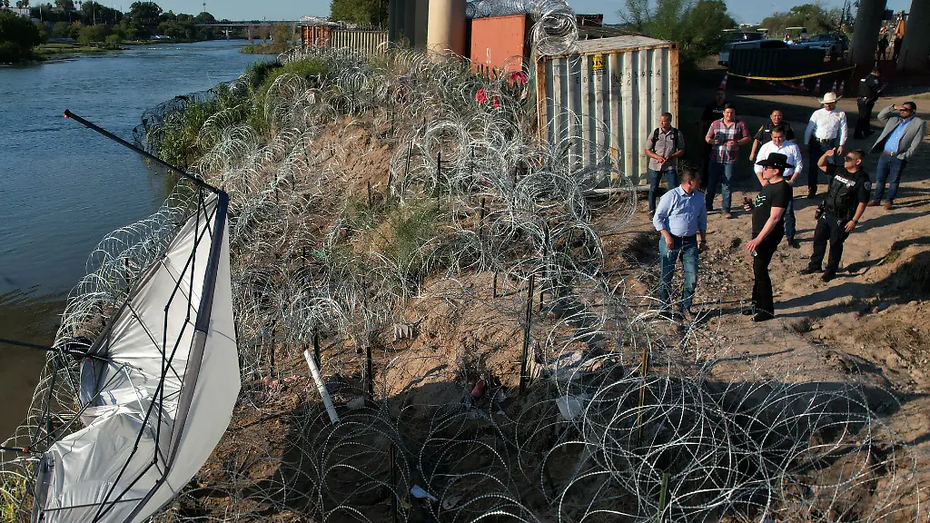 2023-09-29T003948Z-1279158689-RC2UH3ARSQUT-RTRMADP-3-USA-IMMIGRATION-BORDER-MUSK