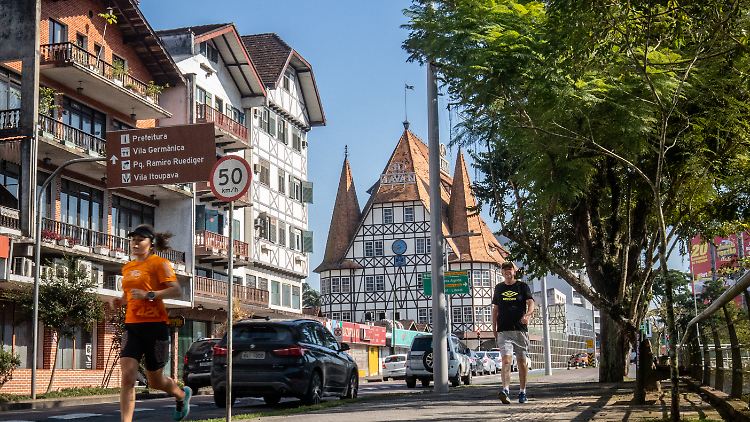 Das südbrasilianische Blumenau ist von Fachwerkhäusern durchzogen. Hier findet jedes Jahr das zweitgrößte Oktoberfest der Welt statt. 