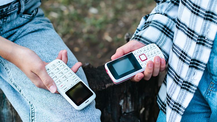 Sogenannte Dumbphones werden immer populärer. Was steckt hinter dem Trend?