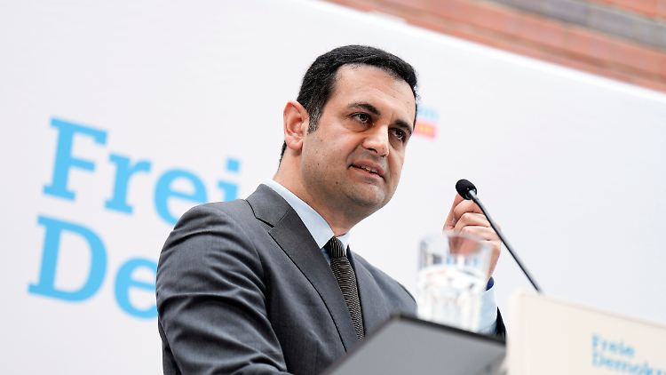 Für den FDP-Generalsekretär bedeutet das Urteil "einen weiteren bedeutenden Baustein für eine neue Realpolitik in der Migration".