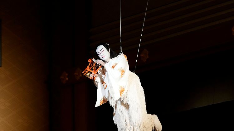 Danjuro Ichikawa in der Rolle eines Fuchses.
