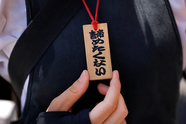 Yuka-Akimoto-I-don-t-want-to-give-up