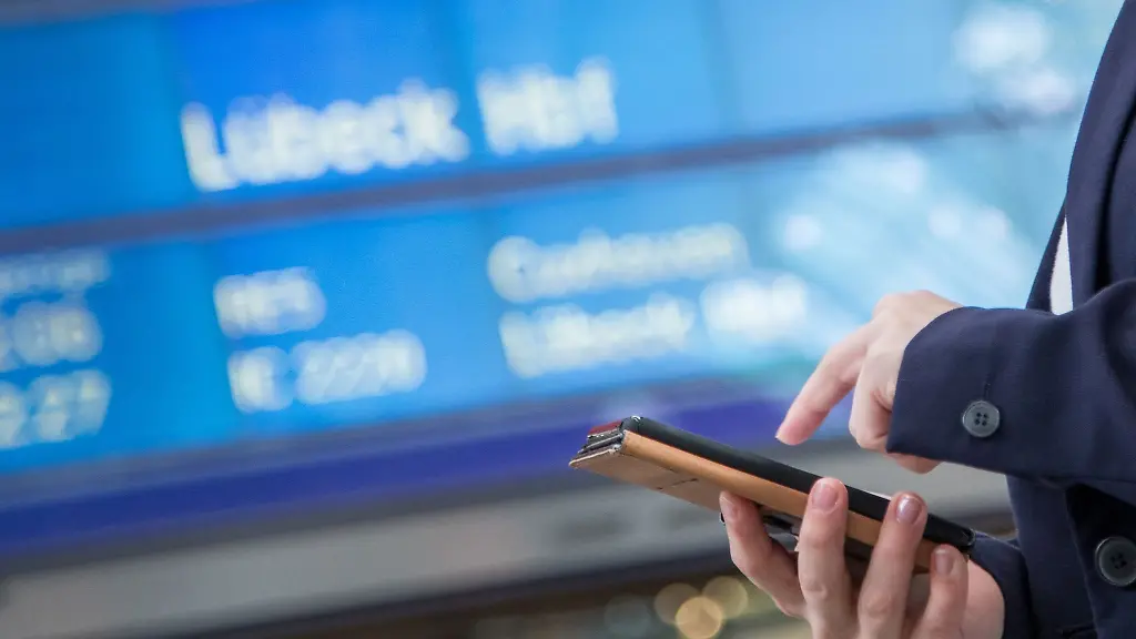 Frueh-dran-sein-kann-sich-lohnen-Gerade-rund-um-Weihnachten-sind-die-Sparticket-Kontingente-bei-der-Bahn-schnell-vergriffen