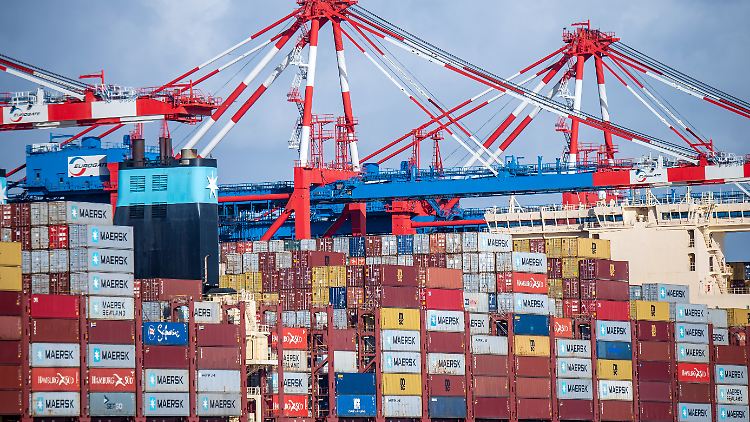Der Exportwirtschaft fehlt die Dynamik, meint das Ifo-Institut.