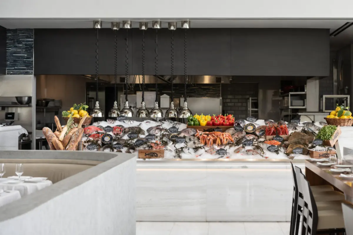 800-atlantistheroyal-milos-freshseafoodmarket-6139