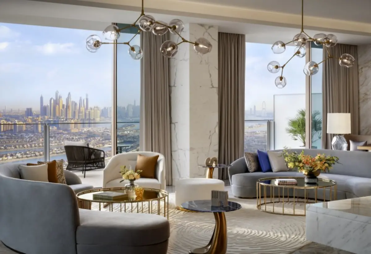 800-atr-horizonpenthouse-livingroomview-mr