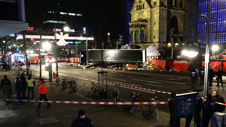 13 Menschen kamen bei der Attacke auf dem Berliner Weihnachtsmarkt ums Leben.