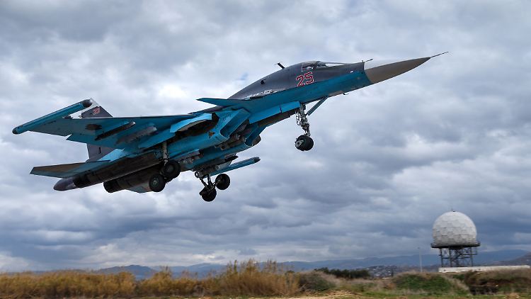Der Kampfbomber vom Typ Suchoi Su-34 stürzt bei einem planmäßigen Trainingsflug im Gebiet Wolgorod ab.