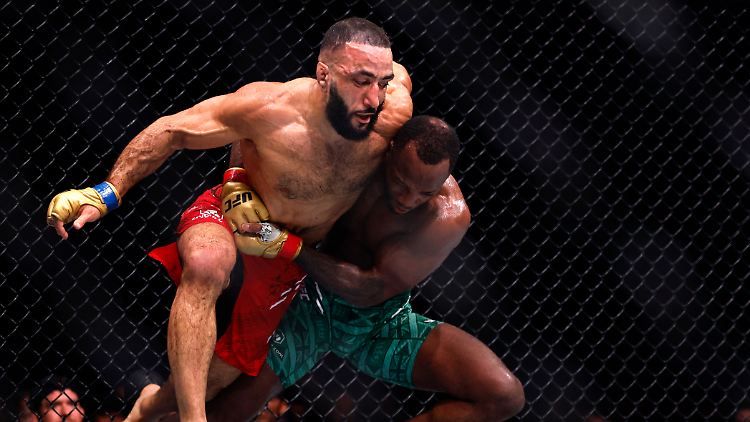 Ringkampf war zwischen Champion Edwards (r.) und Herausforderer Muhammad angesagt.