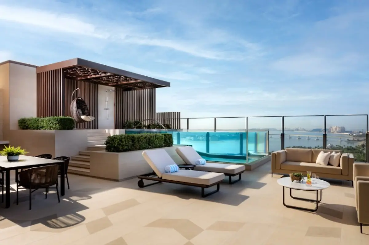 800-atlantistheroyal-skypoolvilla-terrace-daymr