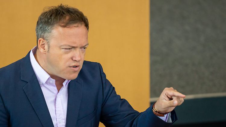 "Auch Menschen, die in Deutschland keine Bleibeperspektive haben, müssen zurückgeführt werden", fordert CDU-Politiker Voigt.