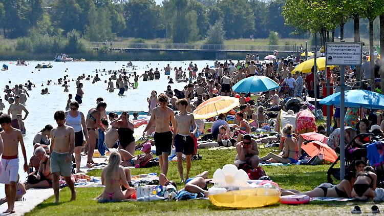 In der kommenden Woche dürfte es an Deutschlands Badeseen wieder voll werden. 