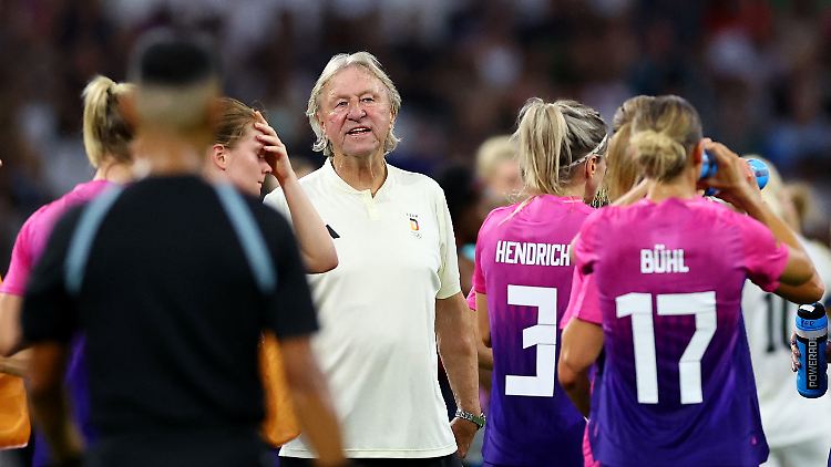 Kann nicht zufrieden sein: Bundestrainer Horst Hrubesch.