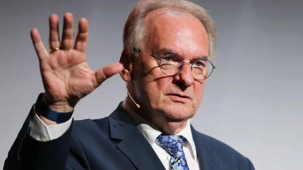 Sachsen-Anhalts-Ministerpraesident-Reiner-Haseloff-spricht-in-Leipzig