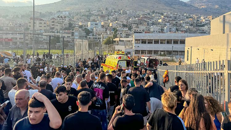 Bei dem Angriff auf den Golanhöhen starben zwölf Kinder und Jugendliche. Die USA und Israel schreiben die Attacke der Hisbollah zu, die Miliz bestreitet jede Verantwortung. 