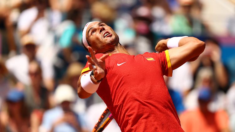 Rafael Nadal muss sich in seinem Wohnzimmer seinem großen Rivalen Novak Djokovic geschlagen geben.