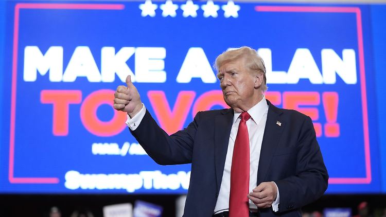 Der Republikaner Donald Trump umgarnt im Wahlkampf konservative Christen.