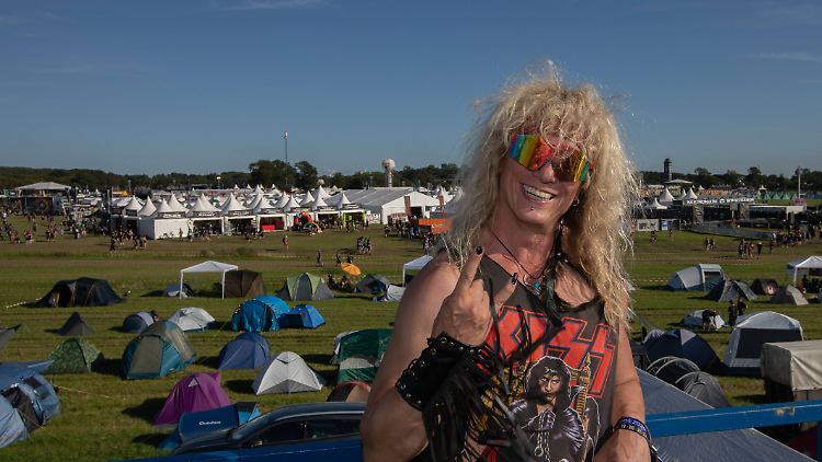 Die Vorfreude bei den Metalheads steigt.