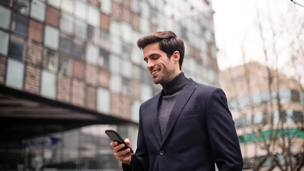 Rollkragen-So-tragen-Maenner-den-Trend-Pullover-im-Winter-2024