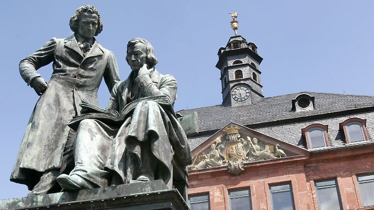 Die geringeren Zahlen aus dem Zensus bedeuten auch weniger Geld - auf Jahre. 
