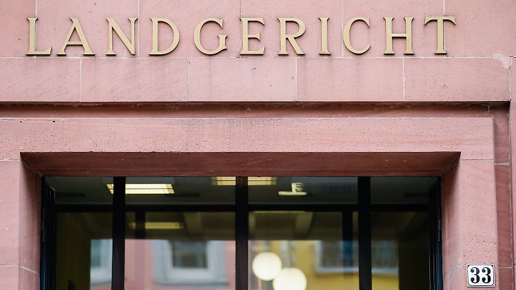Das Landgericht Frankenthal sprach den Mann wegen eines minderschweren Falls des Totschlags schuldig. 