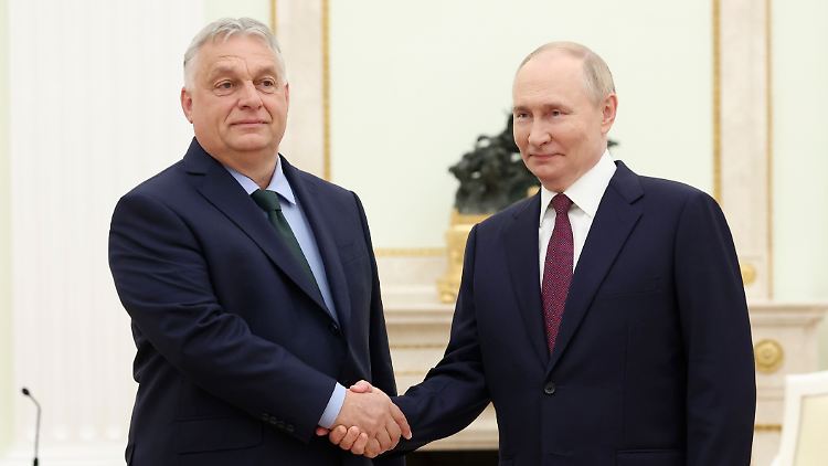 Ungarn öffnet russischen Staatsbürgern eine Tür in die EU. Es wird befürchtet, dass dadurch Spionage für den Kreml erleichtert wird. 