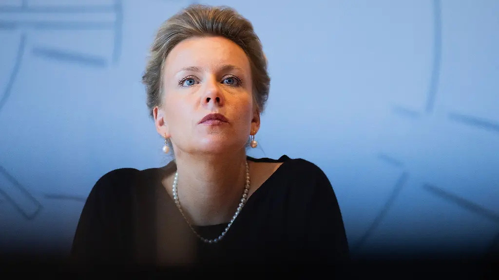 Ina-Brandes-CDU-stellt-in-der-Landespressekonferenz-im-Landtag-zum-Semesterbeginn-das-Thema-Klare-Zeichen-gegen-Machtmissbrauch-vor