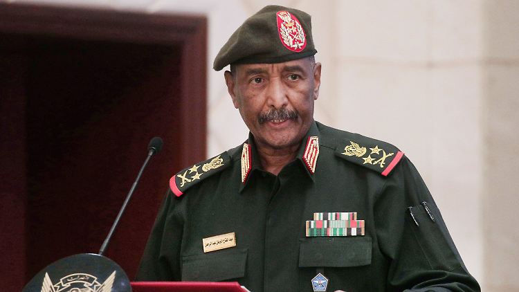 Die sudanesische Armee machte keine Angaben zum Zustand von de-facto-Präsident al-Burhan.