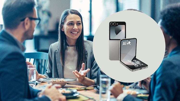 Hilft als Eisbrecher bei geschäftlichen Treffen und übersetzt sogar live: das Samsung Galaxy Z Flip 6.