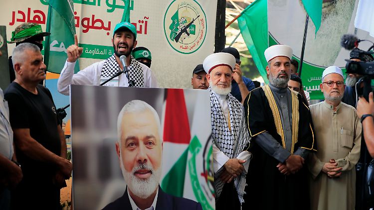 Hamas-Anhänger bei einer Demonstration zur Verurteilung der Tötung Hanijas im Südlibanon.