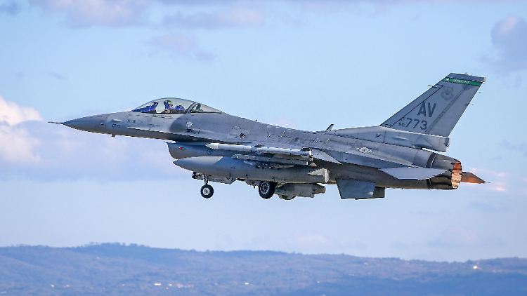 Mehrere Länder haben die Lieferung von Kampfjets angekündigt. 