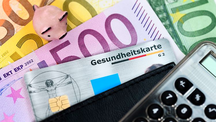 Die Politik müsse sich endlich darum kümmern, die hohen Kosten in den Griff zu bekommen, klagt der Chef der Techniker Krankenkasse.
