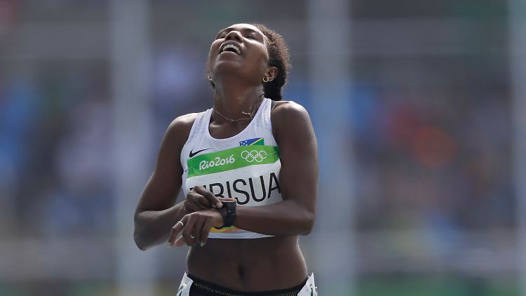 Firisua startet über 100 Meter. Die ist sie wohl noch nie gelaufen.