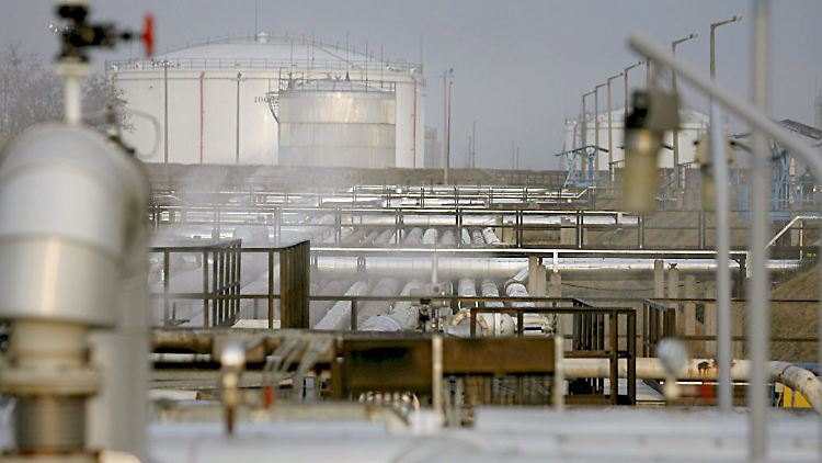 Die Empfangsstation der Druschba-Ölpipeline in der größten Ölraffinerie Ungarns in Szazhalombatta.