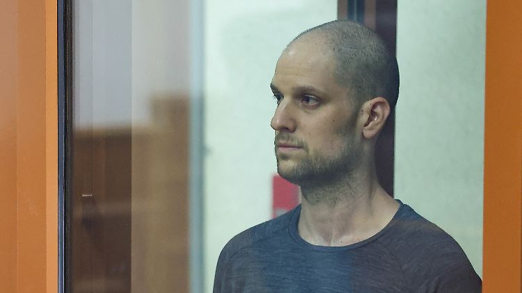 Evan Gershkovich soll auf dem Weg in die Freiheit sein.