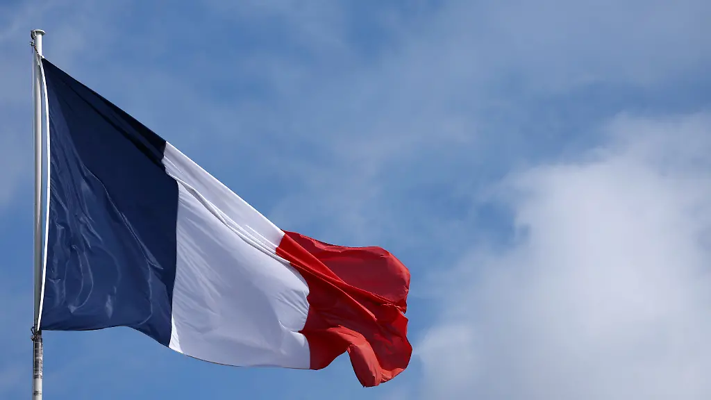 2023-08-30T103948Z-1730315860-RC2AY2AT2IGK-RTRMADP-3-FRANCE-POLITICS