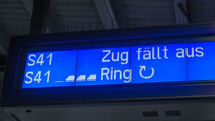Auf den betroffenen Abschnitten werden derzeit Züge umgeleitet, sind verspätet oder Haltestellen werden nicht bedient.