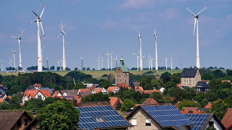 Strom aus Wind und Sonne werden zum Rückgrat des neuen Stromsystems.