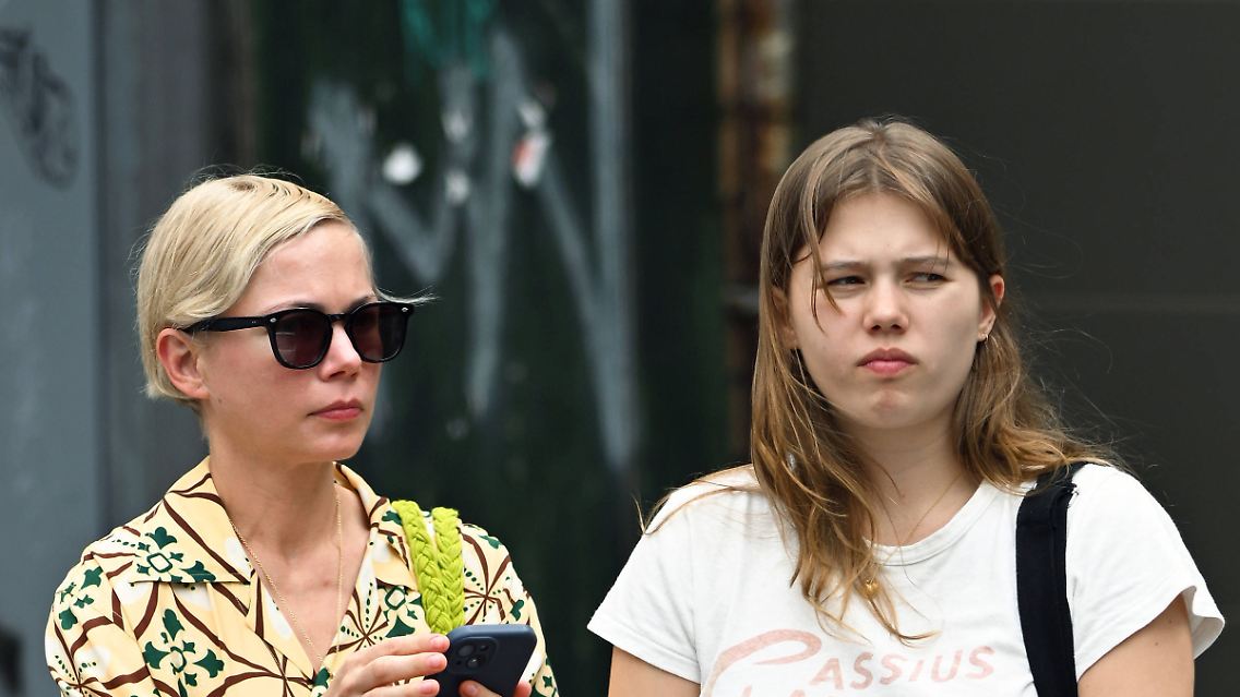 Michelle Williams (l.) und Matilda Ledger.