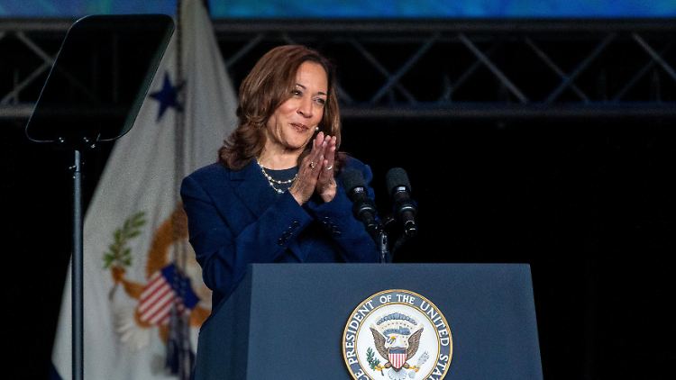 Harris geht Ex-Präsident Truzmp ins Rennen. 