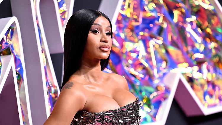 Cardi B erwartet ihr drittes Kind mit Offset.