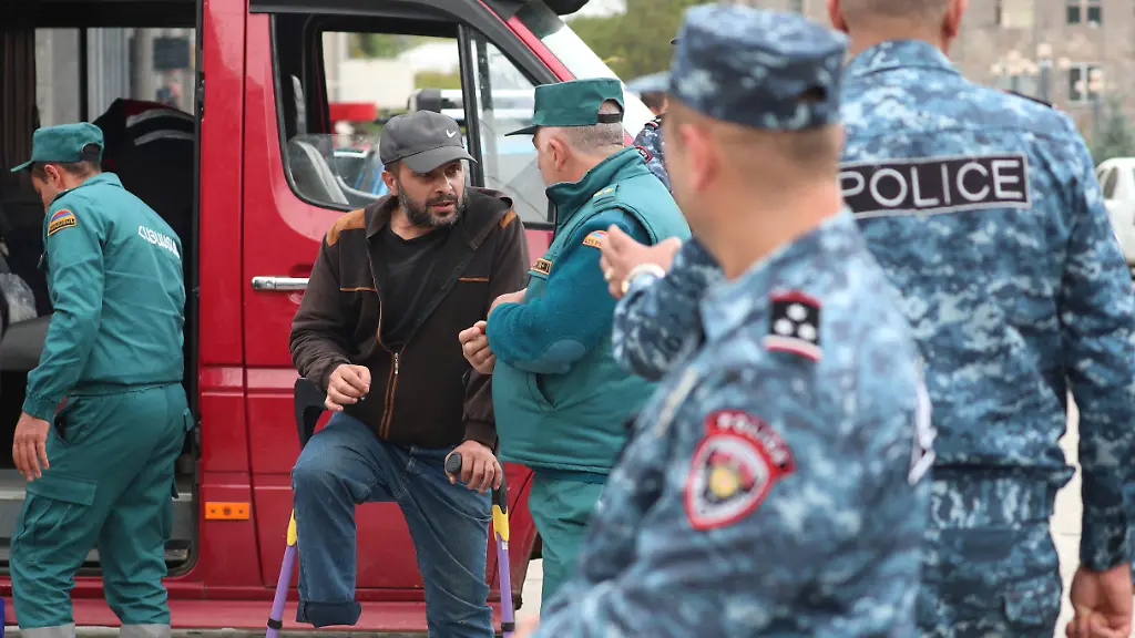 2023-09-25T082924Z-1976045706-RC2KF3APEWV5-RTRMADP-3-ARMENIA-AZERBAIJAN