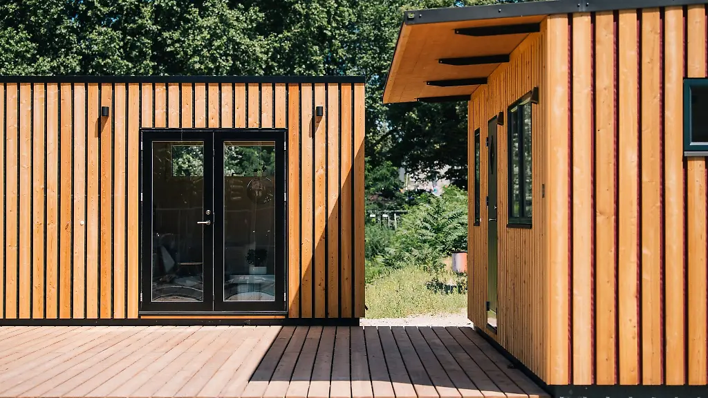 Tiny-Houses-nehmen-nicht-viel-Flaeche-in-Anspruch-und-koennen-auch-recht-einfach-zurueckgebaut-werden