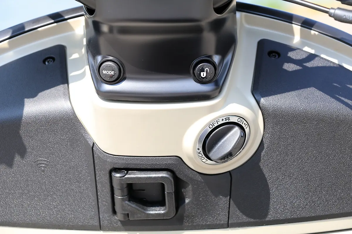 Vespa-GTV-300-FotoRKM-11