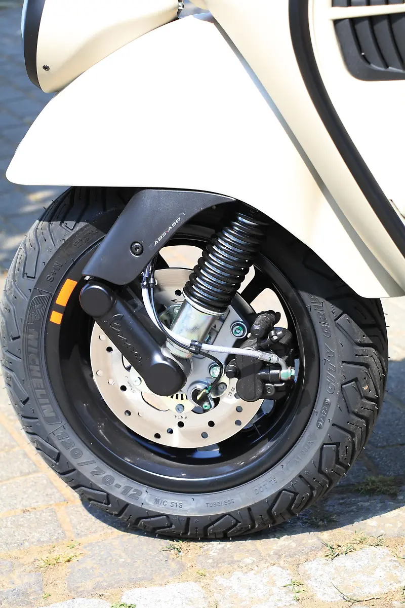 Vespa-GTV-300-FotoRKM-08