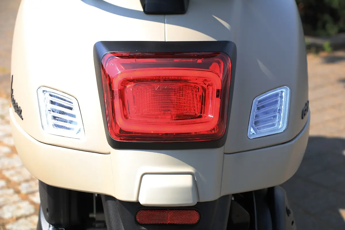 Vespa-GTV-300-FotoRKM-07