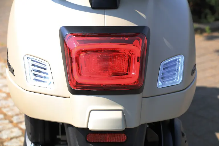 Vespa-GTV-300-FotoRKM-07