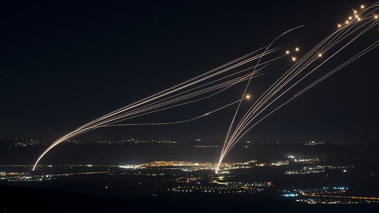 Laut israelischen Medien wurden ein großer Teil der Hisbollah-Raketen durch das Abwehrsystem Iron Dome abgeschossen.